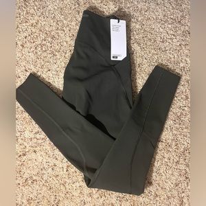 NWT LNDR light speed leggings